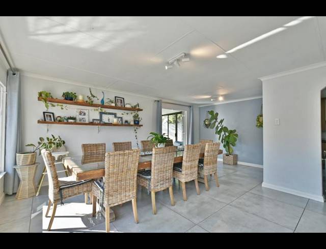 4 BEDROOM TOWNHOUSE FOR SALE IN SUIDEROORD